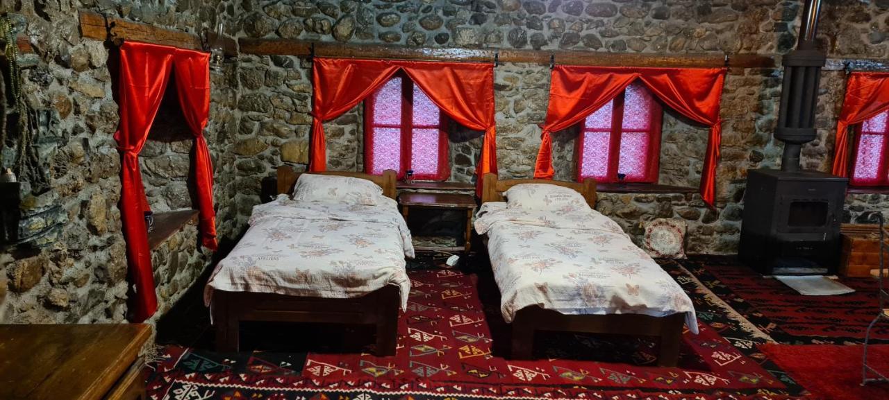 Stone Tower Hotel Плав Екстериор снимка