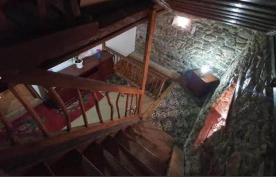 Stone Tower Hotel Плав Екстериор снимка